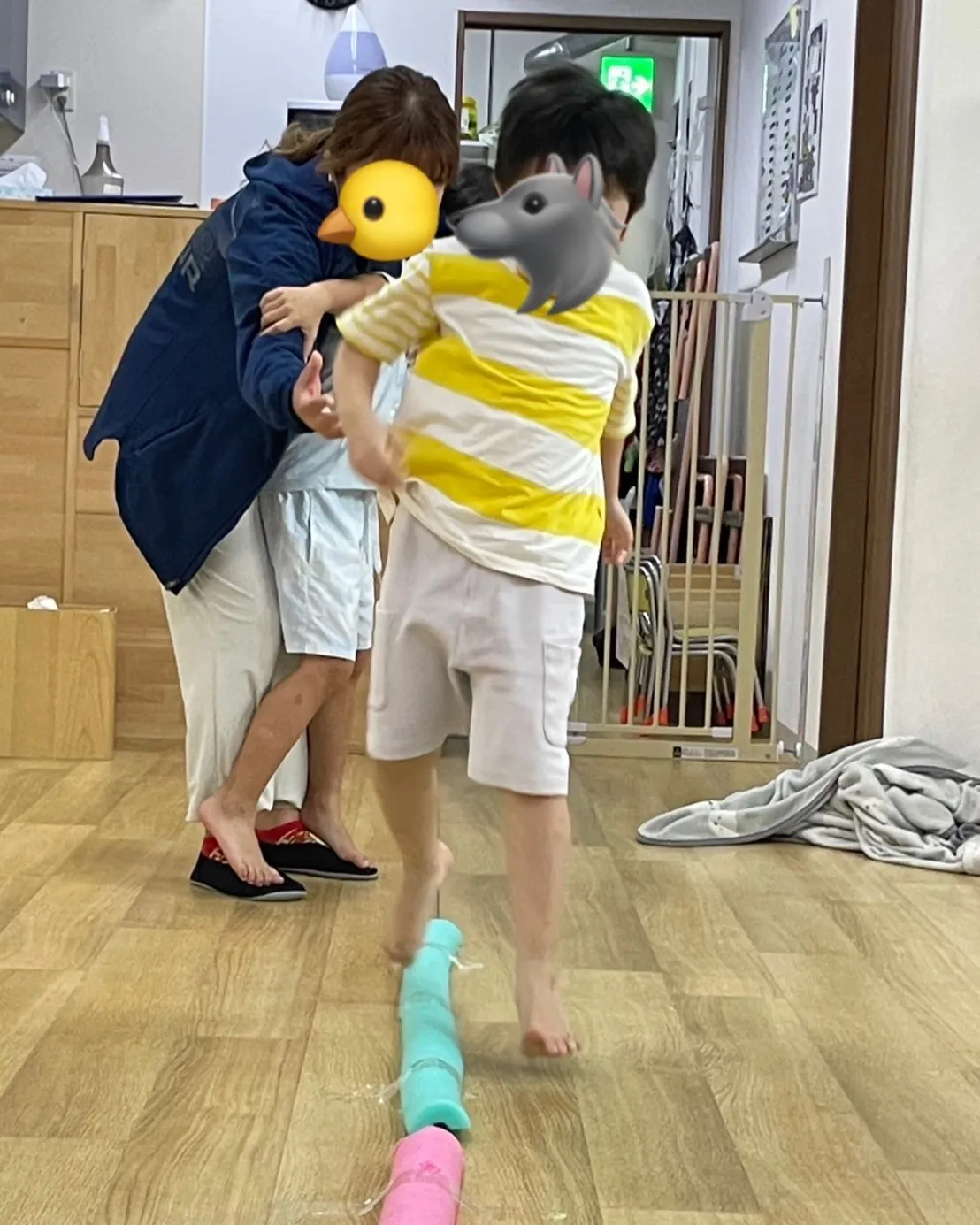 全力プールスティック遊び✨