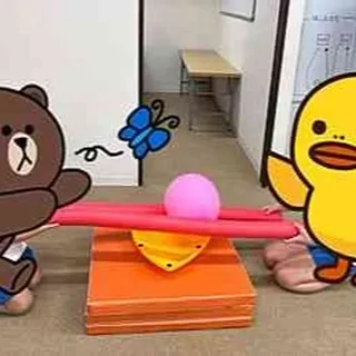 タオルで風船運び競走!